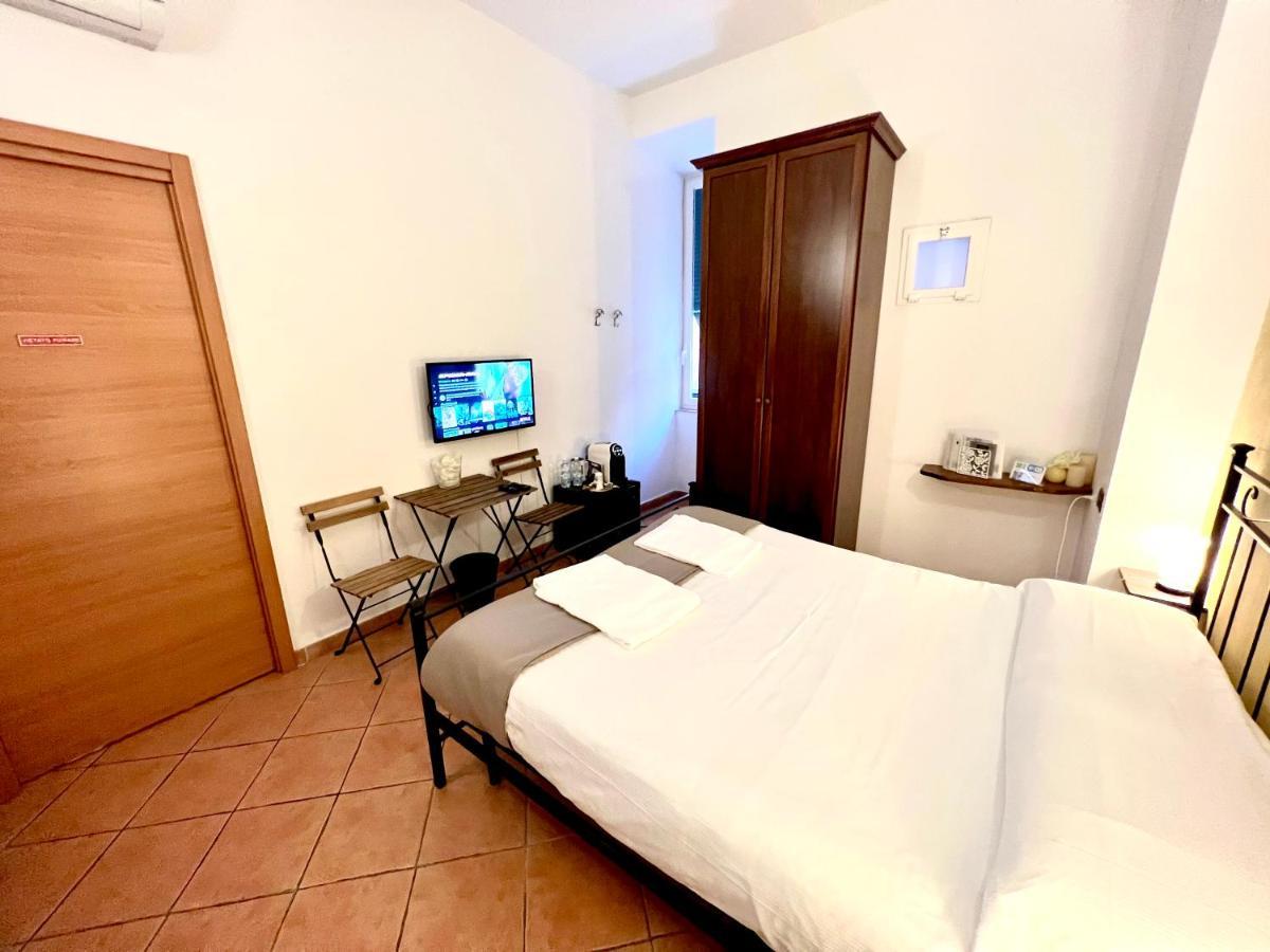 Affittacamere Virginia'S Rooms 제노바 외부 사진
