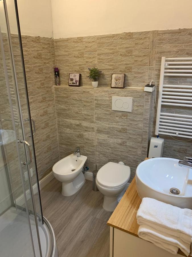 Affittacamere Virginia'S Rooms 제노바 외부 사진