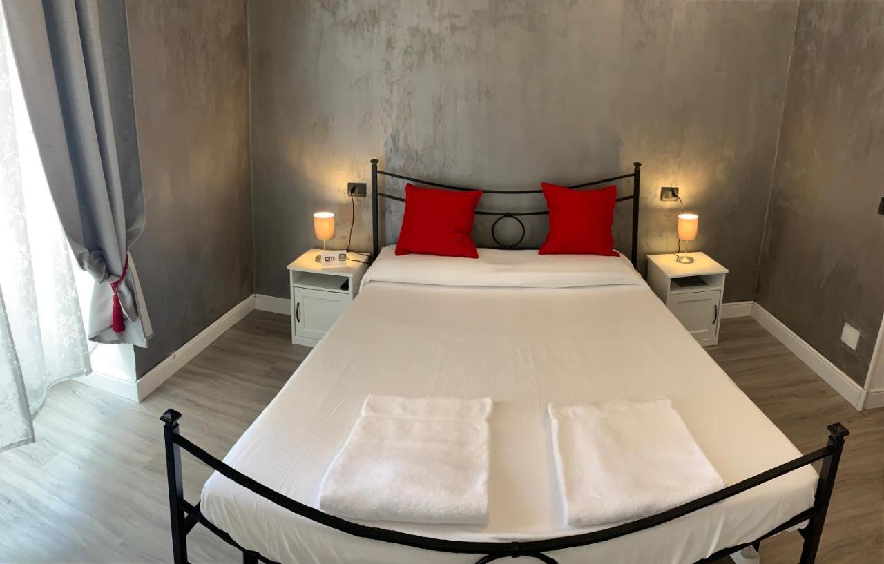 Affittacamere Virginia'S Rooms 제노바 외부 사진