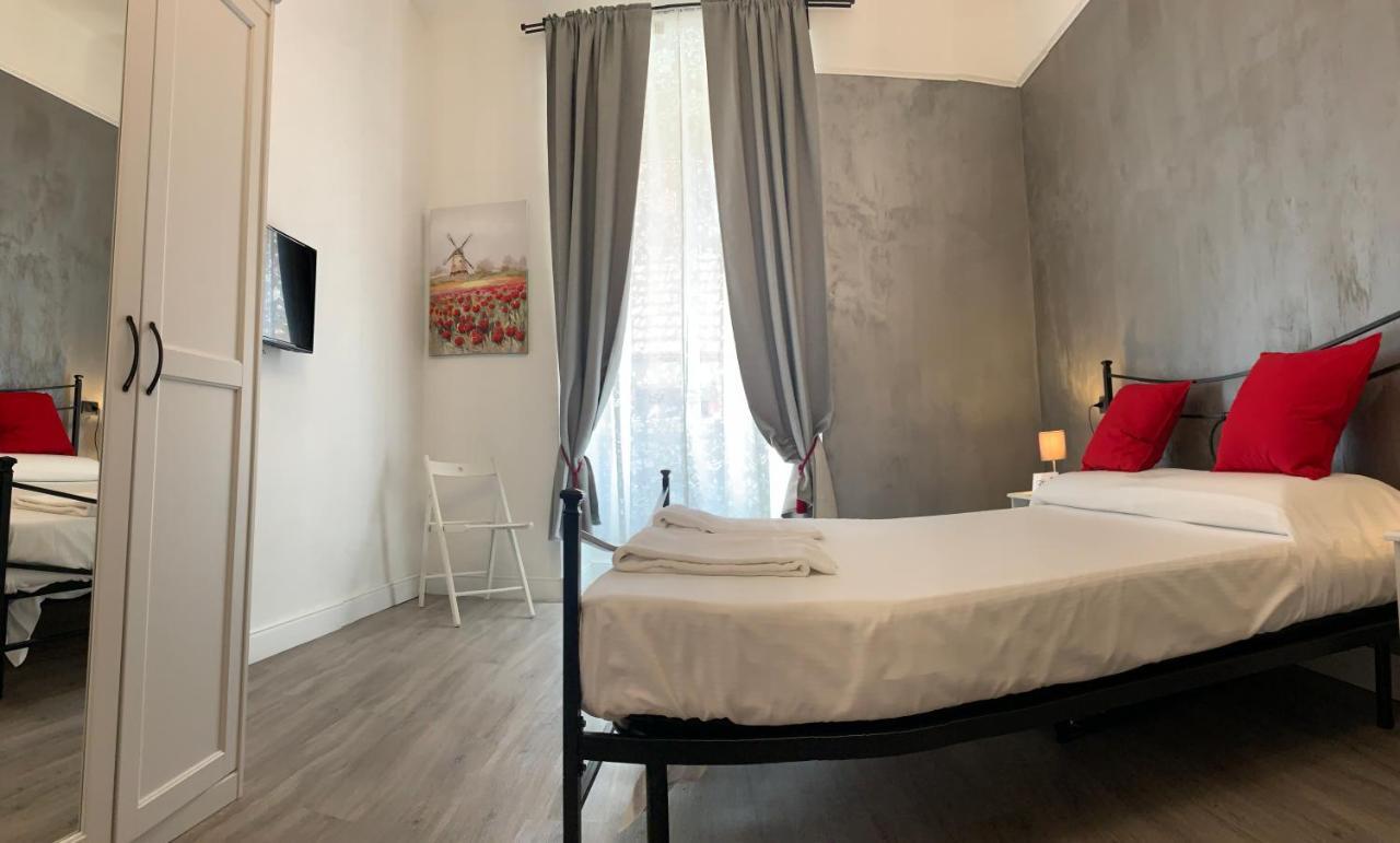 Affittacamere Virginia'S Rooms 제노바 외부 사진